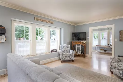 Living - 733 S Mueller St, Appleton, WI 54914 photo 1 of 3