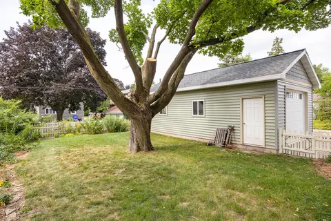 Exterior - 733 S Mueller St, Appleton, WI 54914 photo 3 of 6