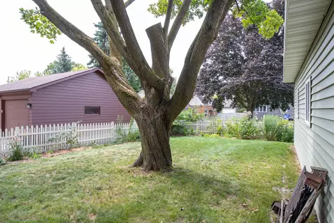 Exterior - 733 S Mueller St, Appleton, WI 54914 photo 5 of 6