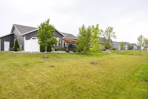 Exterior - 2901 E Turquoise Ln, Appleton, WI 54913 photo 7 of 10