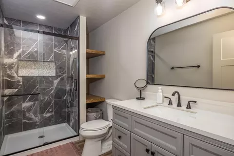 Bath - 2901 E Turquoise Ln, Appleton, WI 54913 photo 3 of 3
