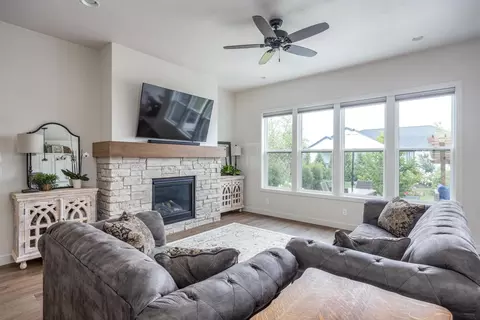 Living - 2901 E Turquoise Ln, Appleton, WI 54913 photo 1 of 3