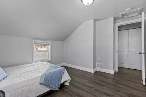 Bedroom - 402 E Harding Dr, Appleton, WI 54915 photo 4 of 6