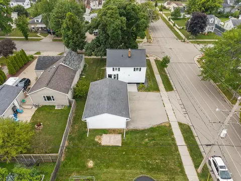 View/Area - 402 E Harding Dr, Appleton, WI 54915 photo 2 of 6