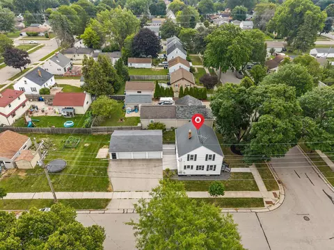 View/Area - 402 E Harding Dr, Appleton, WI 54915 photo 3 of 6