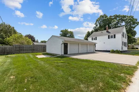 Exterior - 402 E Harding Dr, Appleton, WI 54915 photo 4 of 5