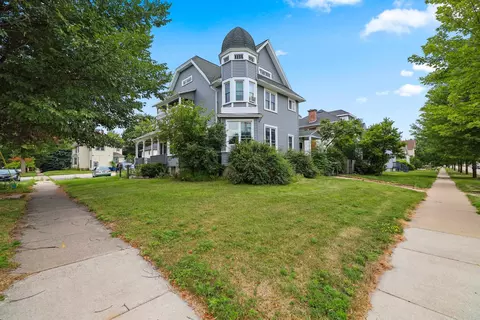 803 N Broadway, Green Bay, WI 54303