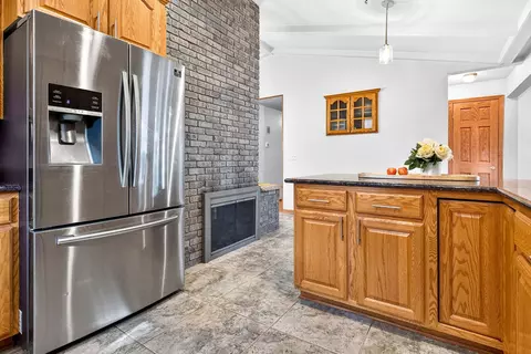 Kitchen - 731 E Harding Dr, Appleton, WI 54915 photo 5 of 5