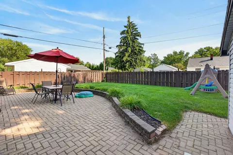 Exterior - 731 E Harding Dr, Appleton, WI 54915 photo 3 of 6