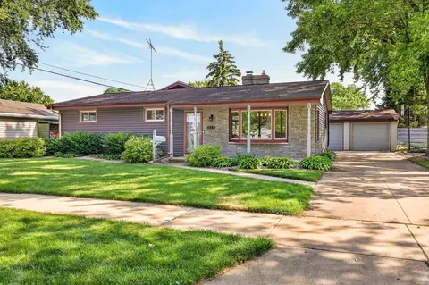 Exterior - 731 E Harding Dr, Appleton, WI 54915 photo 6 of 6