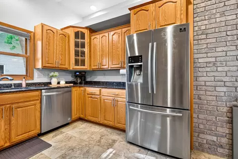 Kitchen - 731 E Harding Dr, Appleton, WI 54915 photo 4 of 5