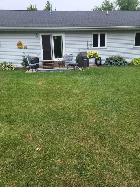 Exterior - 209 Windfield Ct, Wrightstown, WI 54180 photo 4 of 10