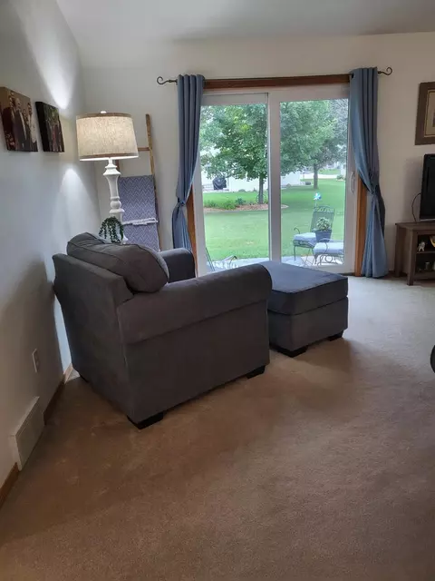 Living - 209 Windfield Ct, Wrightstown, WI 54180 photo 3 of 3