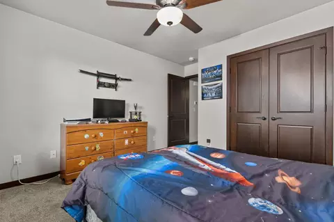 Bedroom - 2818 W Hidden Pine Dr, Appleton, WI 54913 photo 6 of 10