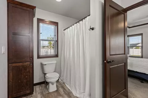 Bath - 2818 W Hidden Pine Dr, Appleton, WI 54913 photo 2 of 4