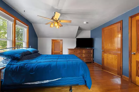 Bedroom - 172 Williams St, Pulaski, WI 54162 photo 5 of 9