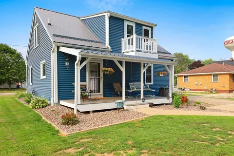 Exterior - 172 Williams St, Pulaski, WI 54162 photo 14 of 21