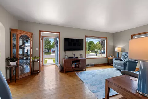Entry Way - 172 Williams St, Pulaski, WI 54162 photo 3 of 4