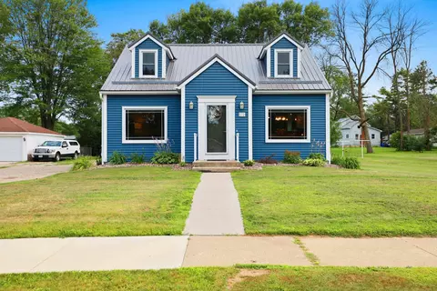 Exterior - 172 Williams St, Pulaski, WI 54162 photo 4 of 21