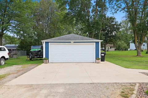 Exterior - 172 Williams St, Pulaski, WI 54162 photo 9 of 21
