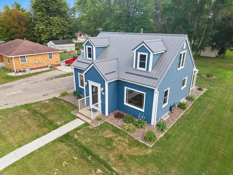 Exterior - 172 Williams St, Pulaski, WI 54162 photo 20 of 21