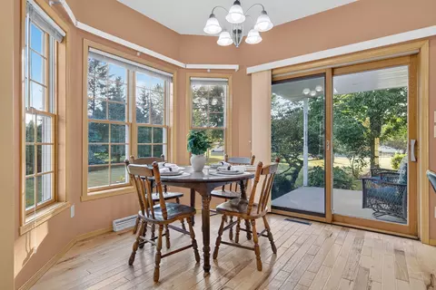 Dining - 4718 W Chicory Ln, Appleton, WI 54914 photo 1 of 4