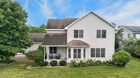 Exterior - 4718 W Chicory Ln, Appleton, WI 54914 photo 6 of 18