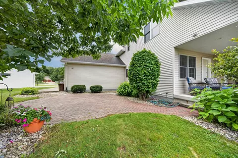 Exterior - 4718 W Chicory Ln, Appleton, WI 54914 photo 14 of 18