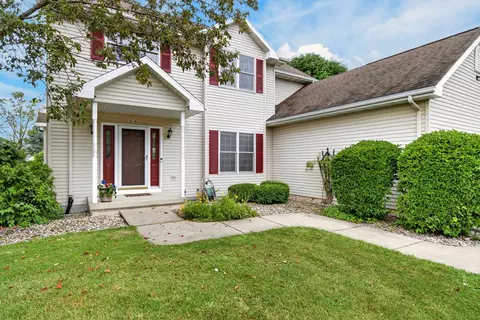 Exterior - 4718 W Chicory Ln, Appleton, WI 54914 photo 8 of 18
