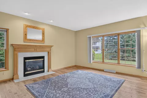 Living - 4718 W Chicory Ln, Appleton, WI 54914 photo 4 of 6