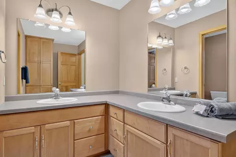 Bath - 4718 W Chicory Ln, Appleton, WI 54914 photo 6 of 7