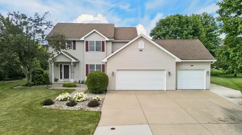 Exterior - 4718 W Chicory Ln, Appleton, WI 54914 photo 2 of 18