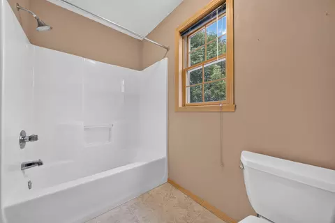 Bath - 4718 W Chicory Ln, Appleton, WI 54914 photo 7 of 7