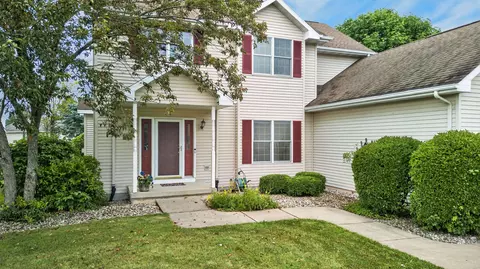 Exterior - 4718 W Chicory Ln, Appleton, WI 54914 photo 4 of 18