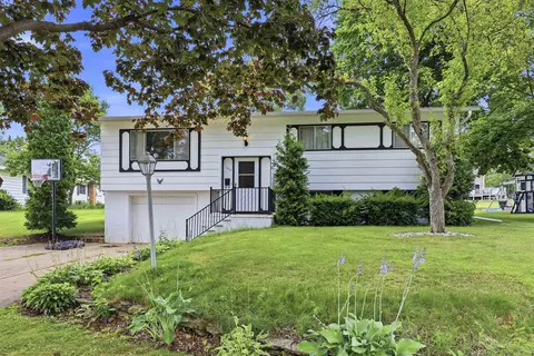 1610 Wyman St, New London, WI 54961