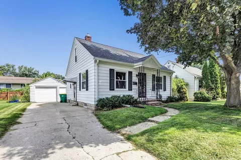 1947 Farlin Ave, Green Bay, WI 54302