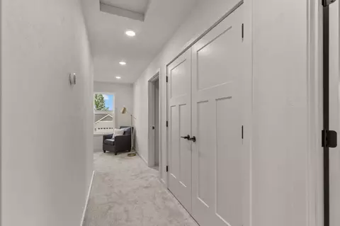 Entry Way - 3600 E Golden Gate Dr, Appleton, WI 54913 photo 5 of 6