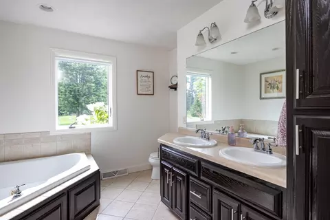 Bath - n4326 Red Leaf Drive, Appleton, WI 54913 photo 2 of 6