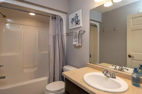 Bath - n4326 Red Leaf Drive, Appleton, WI 54913 photo 5 of 6