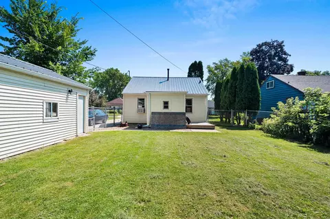 Exterior - 1519 N Wayne St, Appleton, WI 54911 photo 6 of 11