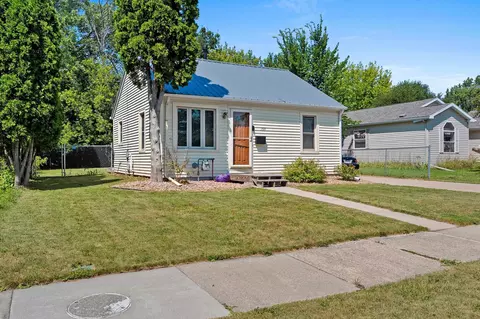 Exterior - 1519 N Wayne St, Appleton, WI 54911 photo 4 of 11