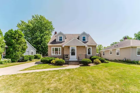 776 Elm St, Neenah, WI 54956