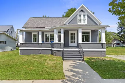 1030 Elizabeth Ave, Marinette, WI 54143