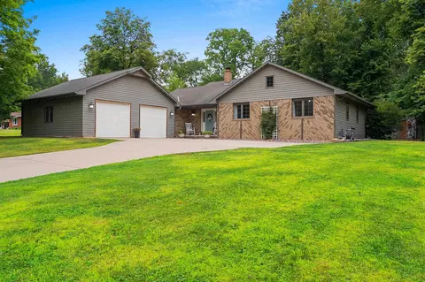 915 La Count Rd, Green Bay, WI 54313
