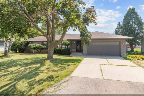 1187 Loretta Ave, Menasha, WI 54952
