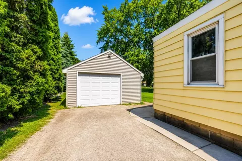 Exterior - 1230 E Fremont St, Appleton, WI 54915 photo 3 of 6