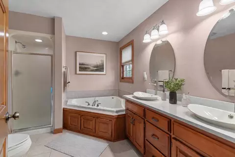 Bath - 224 E Carrington Ln, Appleton, WI 54913 photo 1 of 4