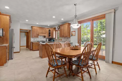 Dining - 224 E Carrington Ln, Appleton, WI 54913 photo 4 of 5