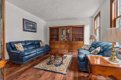 Living - 224 E Carrington Ln, Appleton, WI 54913 photo 4 of 4