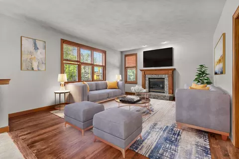 Living - 224 E Carrington Ln, Appleton, WI 54913 photo 1 of 4